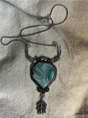 Green Agate Pendant Necklace with 925 Leaf Accent